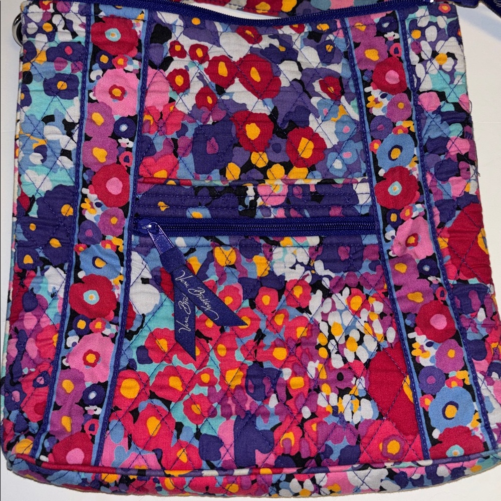 VERA BRADLEY…IMPRESSIONISTA PATTERN MULTICOLORED BAG
PURPLE HUES AND BLUE REDS - Picture 7 of 9